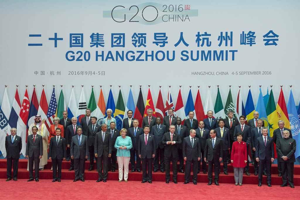 Secretary-General Ban Ki-moon at the Opening Ceremony of the G-20. Group Photo of G20 Leaders.