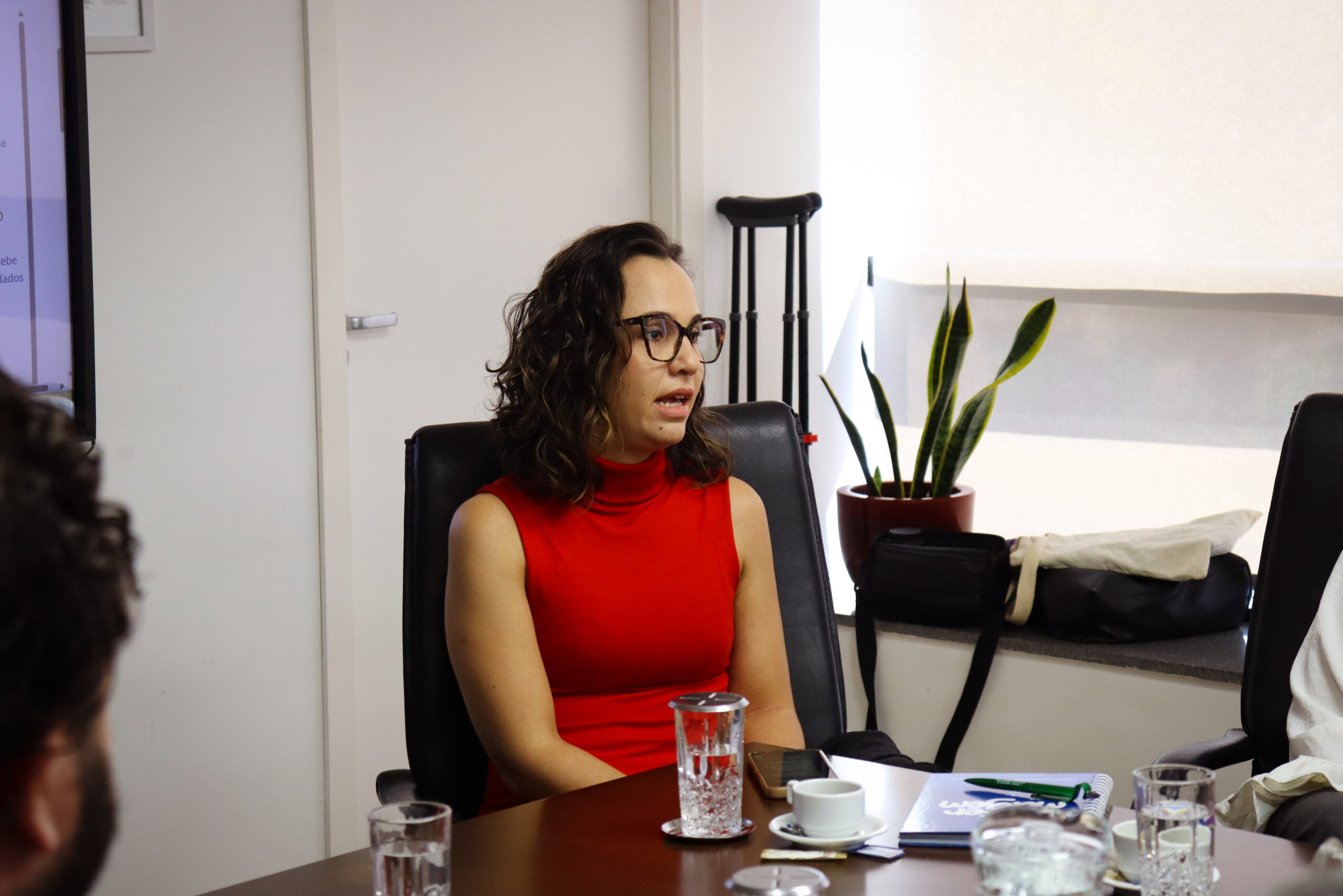 “No DF temos uma média de 200 novos casos de AIDS e 700 de HIV no ano, e entre elas estão as pessoas privadas de liderdade. A prevenção combinada para privadass de liberdade é um grande avanço e estar nessa parceria com o UNAIDS e nesse momento é muito simbólico”, disse Beatriz Maciel, gerente de Vigilância de Infecções Sexualmente Transmissíveis (Gevist) da SES-DF. 